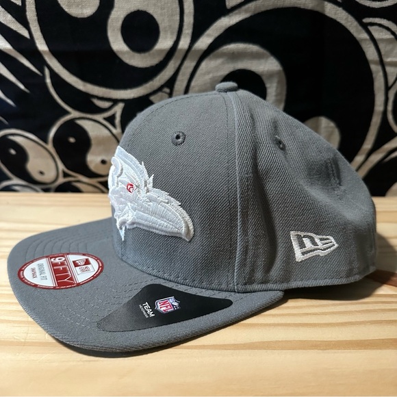 Baltimore Ravens Football Grey White Limited Edition Snap Back Hat - Picture 2 of 4